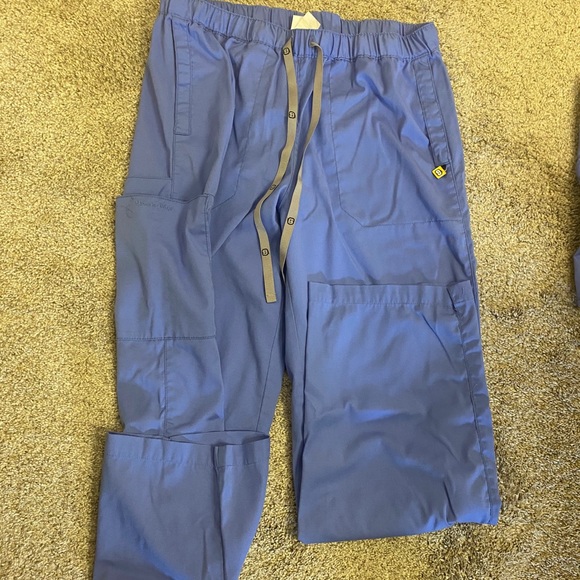 Scrub Sets - Picture 2 of 7